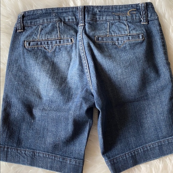 2/$30 ✅ AE Bermuda shorts - Picture 3 of 4